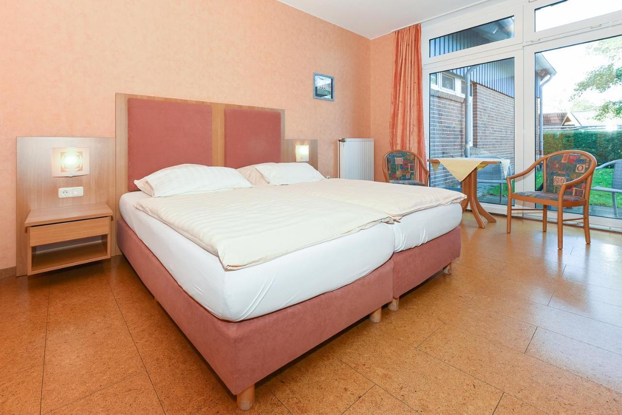 Hotel-Pension Altes Siel Bensersiel Bagian luar foto