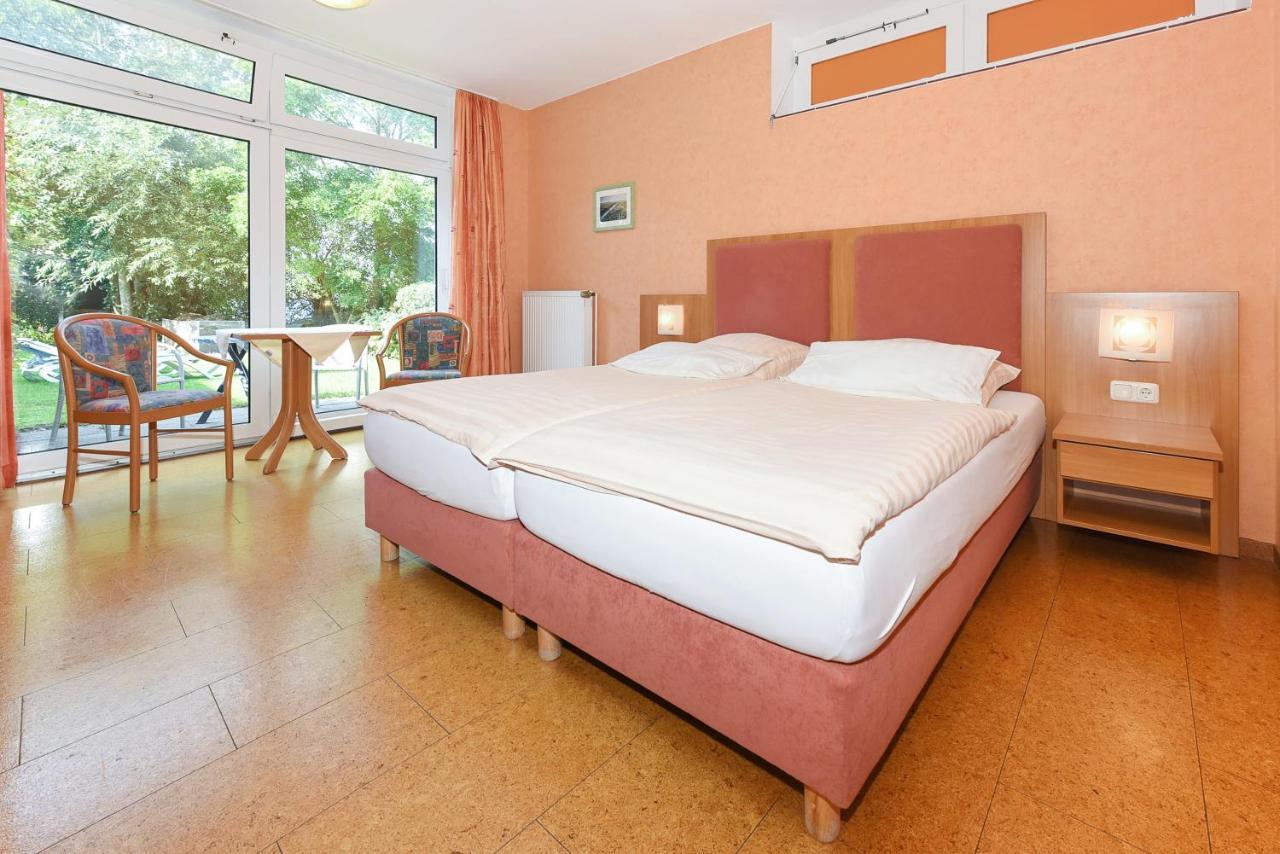Hotel-Pension Altes Siel Bensersiel Bagian luar foto