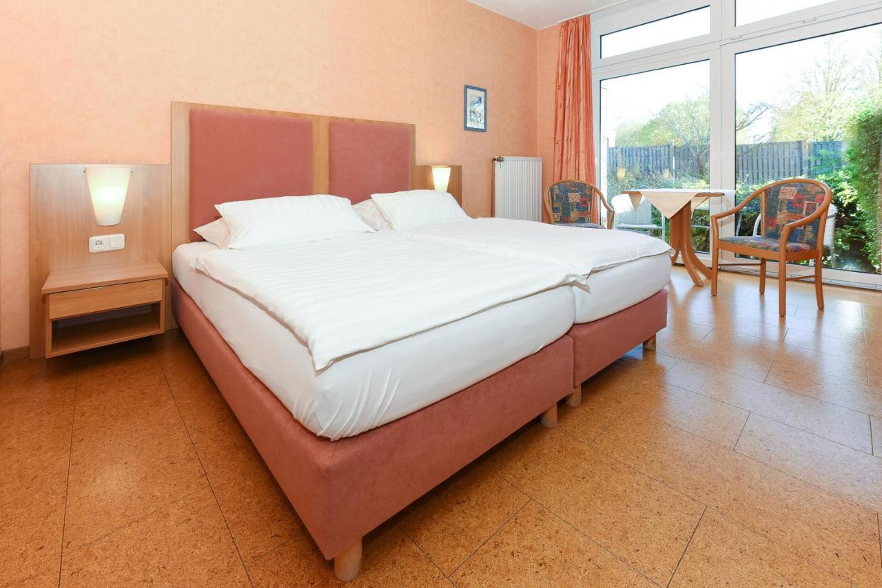 Hotel-Pension Altes Siel Bensersiel Bagian luar foto