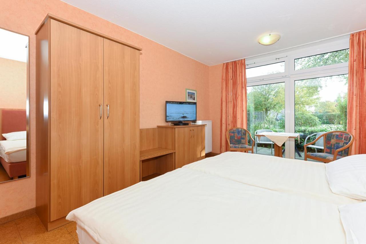 Hotel-Pension Altes Siel Bensersiel Bagian luar foto