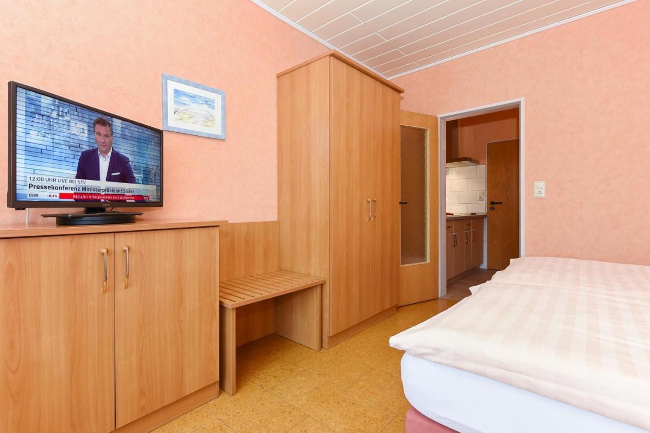 Hotel-Pension Altes Siel Bensersiel Bagian luar foto
