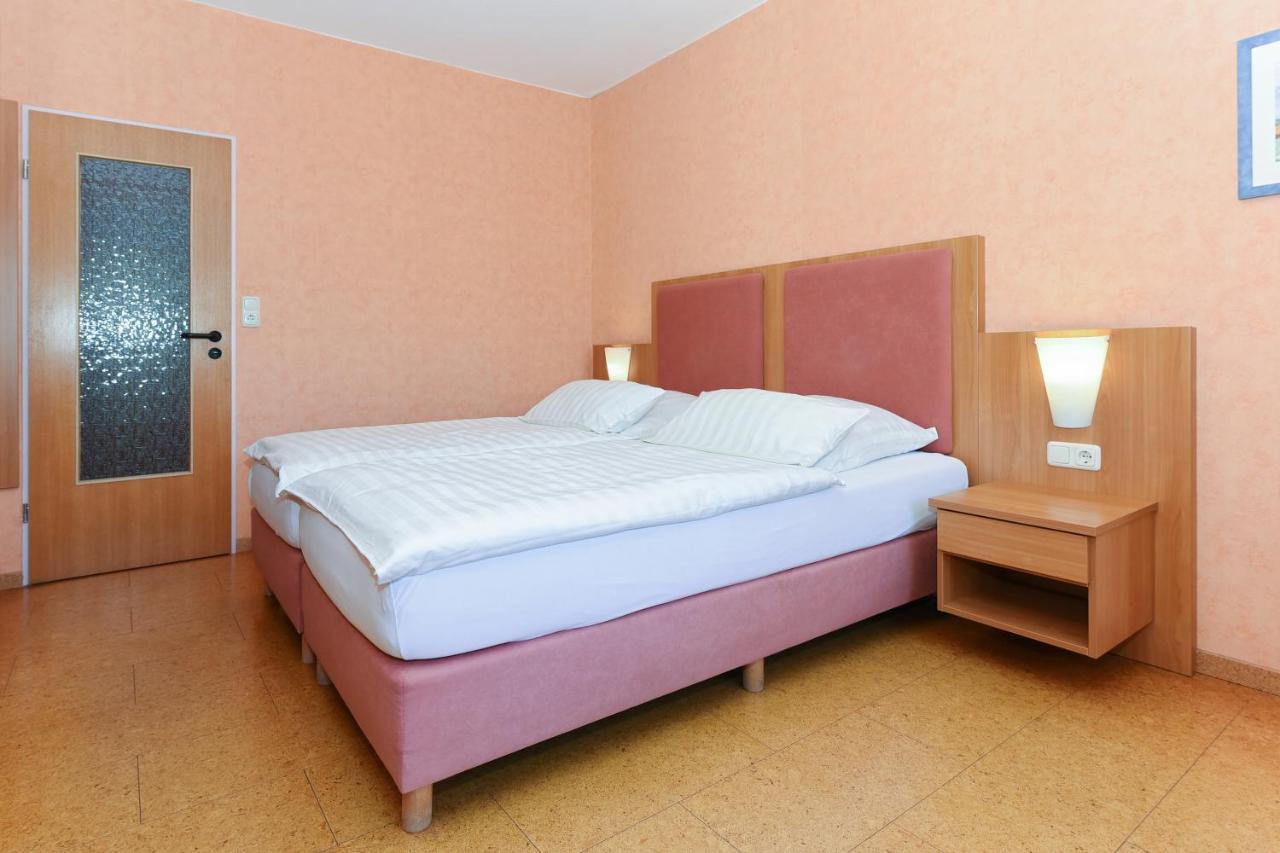 Hotel-Pension Altes Siel Bensersiel Bagian luar foto