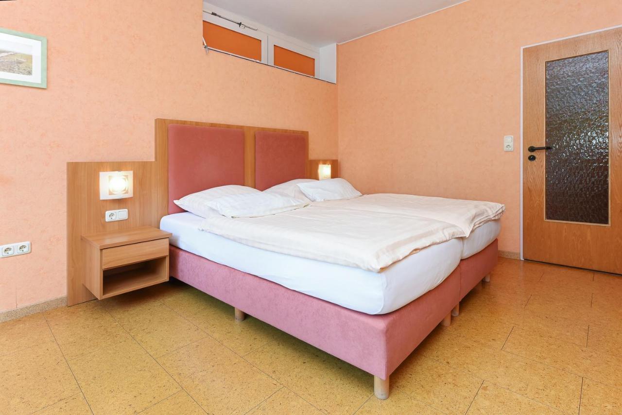Hotel-Pension Altes Siel Bensersiel Bagian luar foto