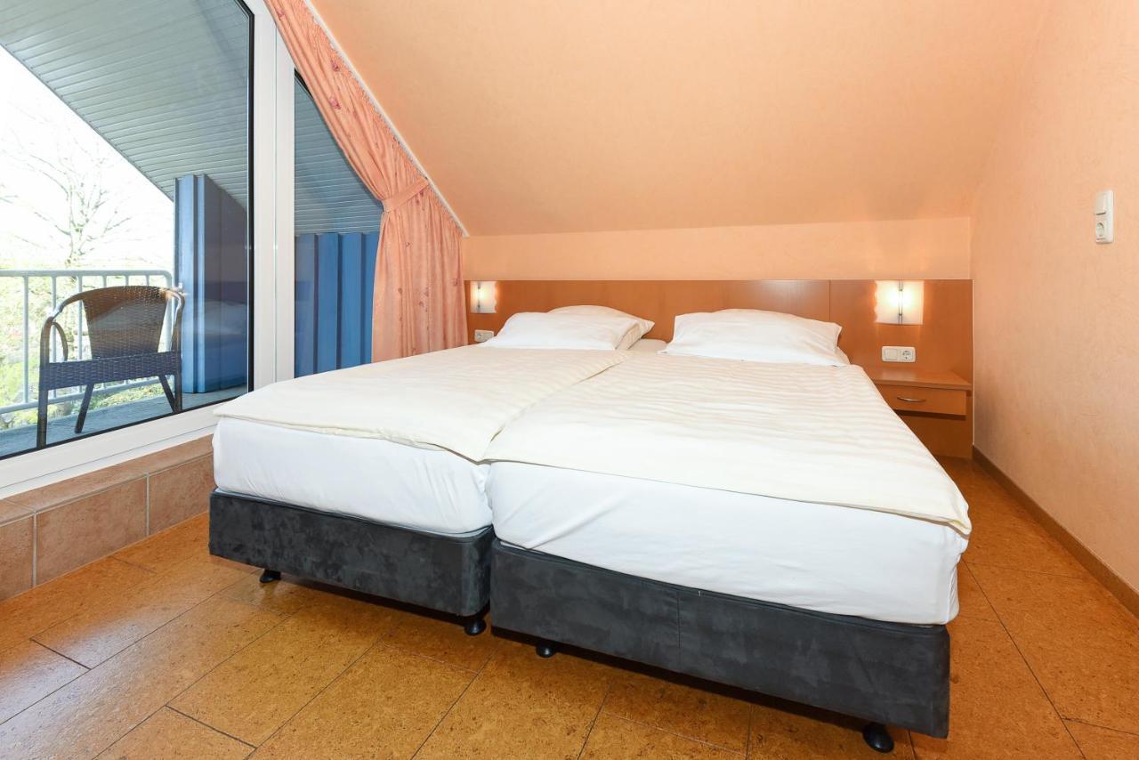 Hotel-Pension Altes Siel Bensersiel Bagian luar foto