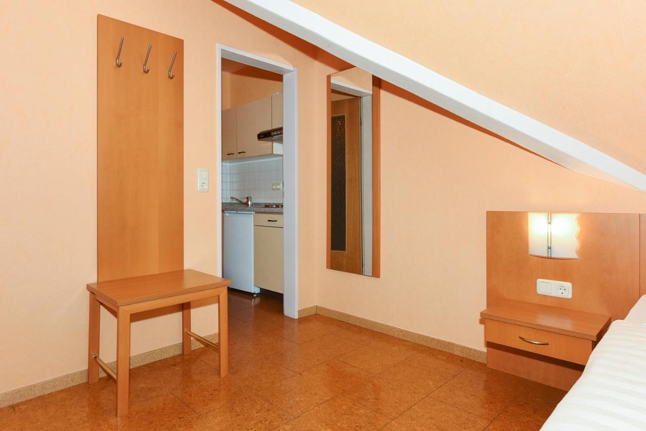 Hotel-Pension Altes Siel Bensersiel Bagian luar foto