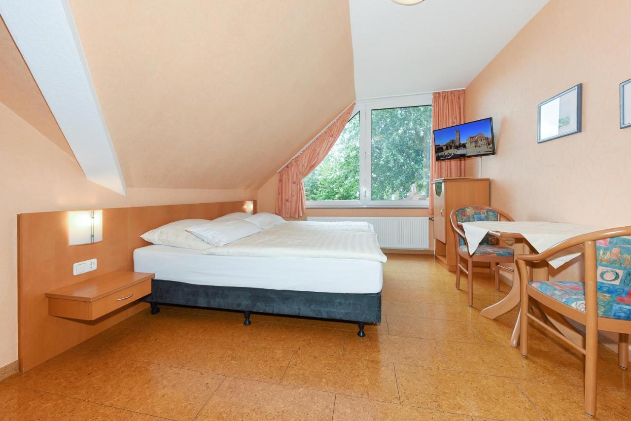 Hotel-Pension Altes Siel Bensersiel Bagian luar foto