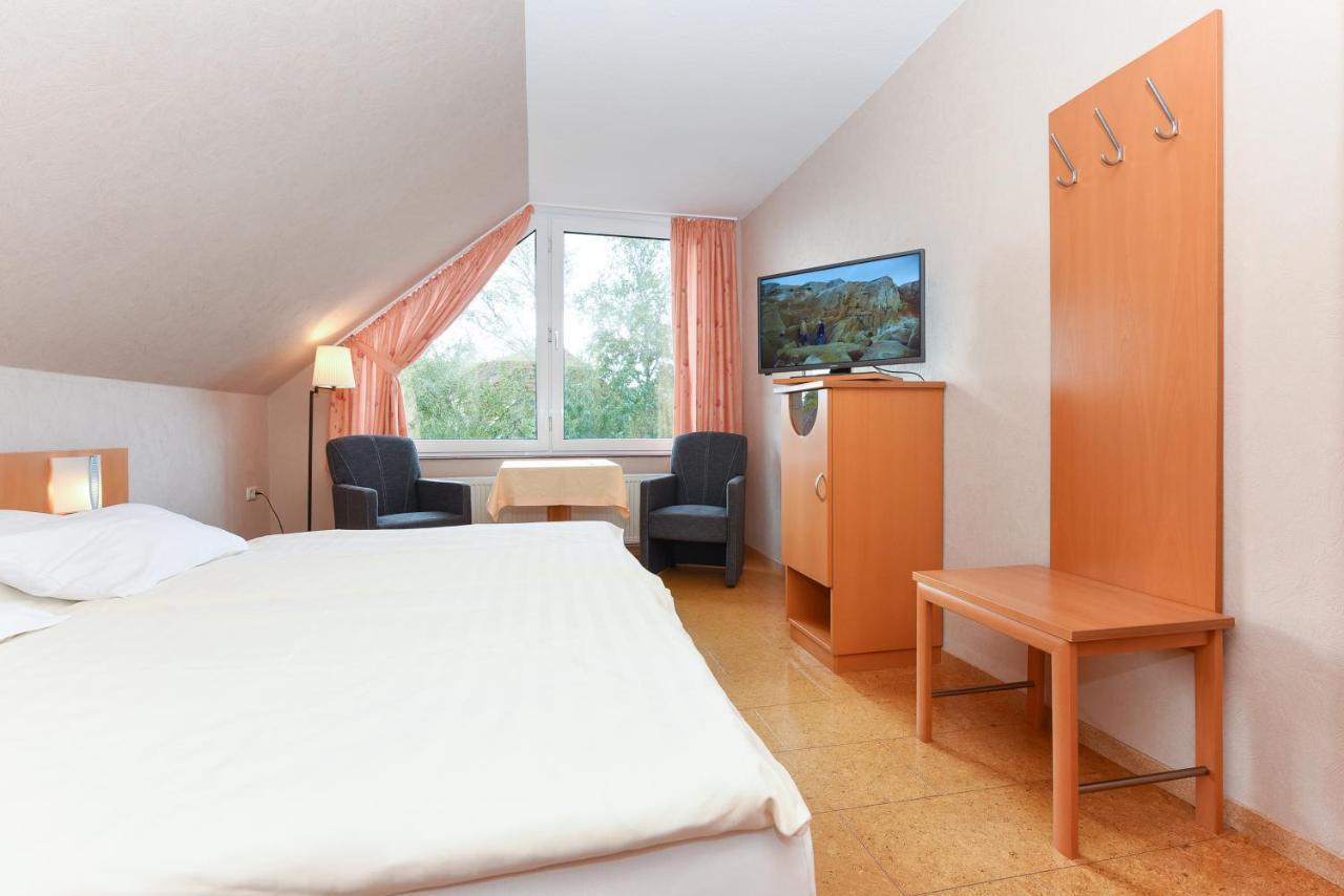 Hotel-Pension Altes Siel Bensersiel Bagian luar foto