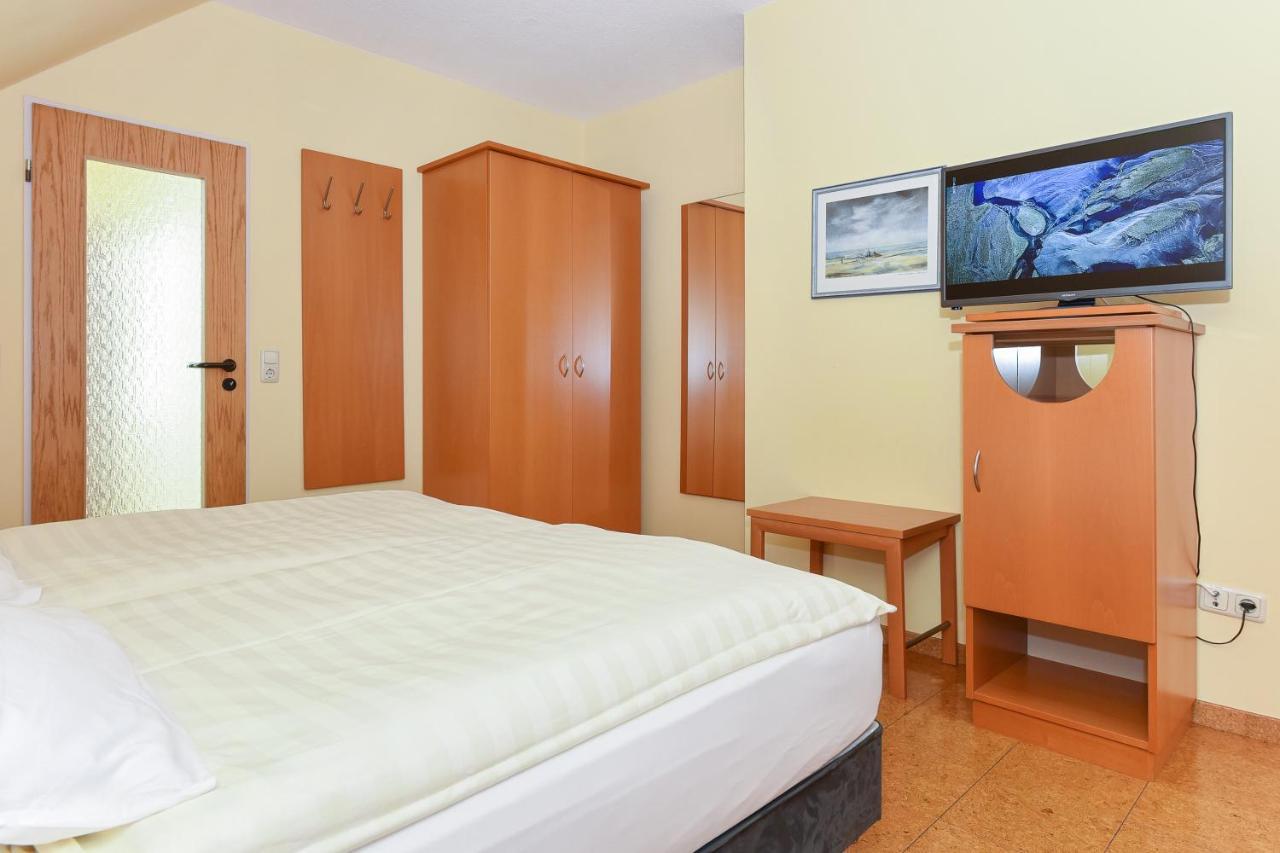 Hotel-Pension Altes Siel Bensersiel Bagian luar foto