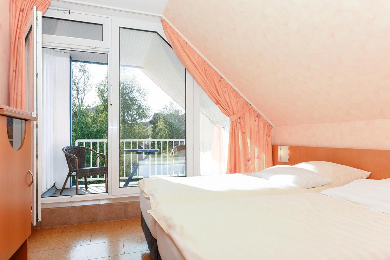 Hotel-Pension Altes Siel Bensersiel Bagian luar foto