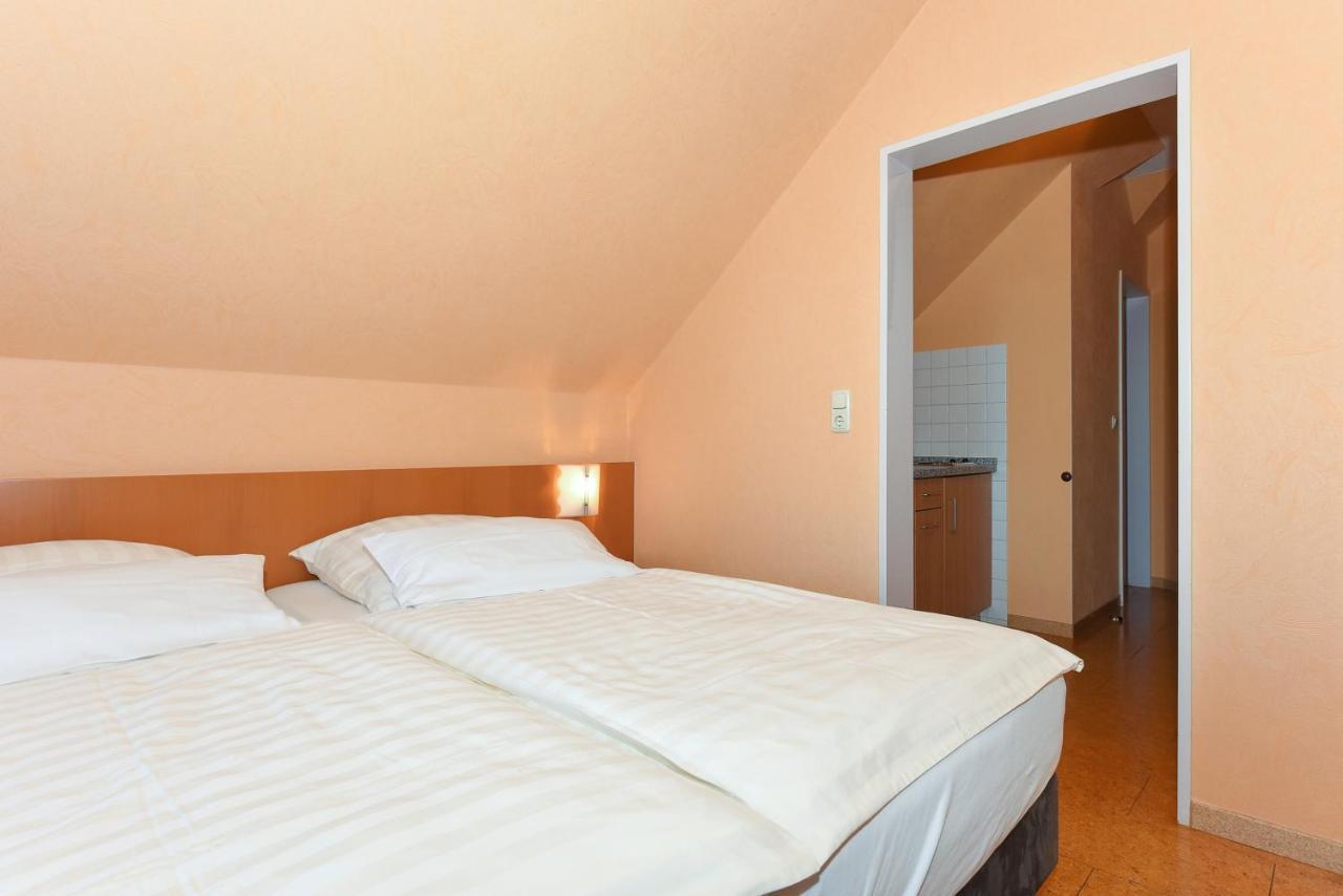 Hotel-Pension Altes Siel Bensersiel Bagian luar foto