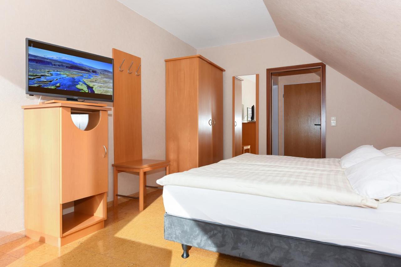 Hotel-Pension Altes Siel Bensersiel Bagian luar foto