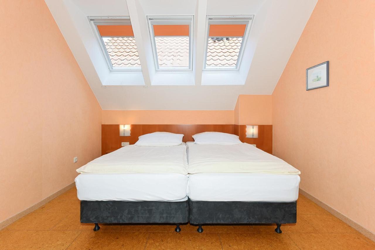 Hotel-Pension Altes Siel Bensersiel Bagian luar foto