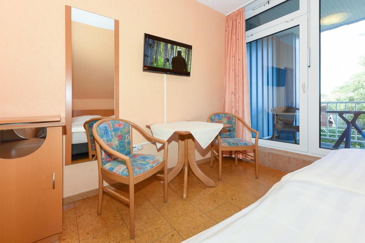 Hotel-Pension Altes Siel Bensersiel Bagian luar foto