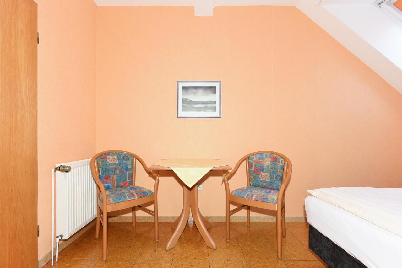 Hotel-Pension Altes Siel Bensersiel Bagian luar foto