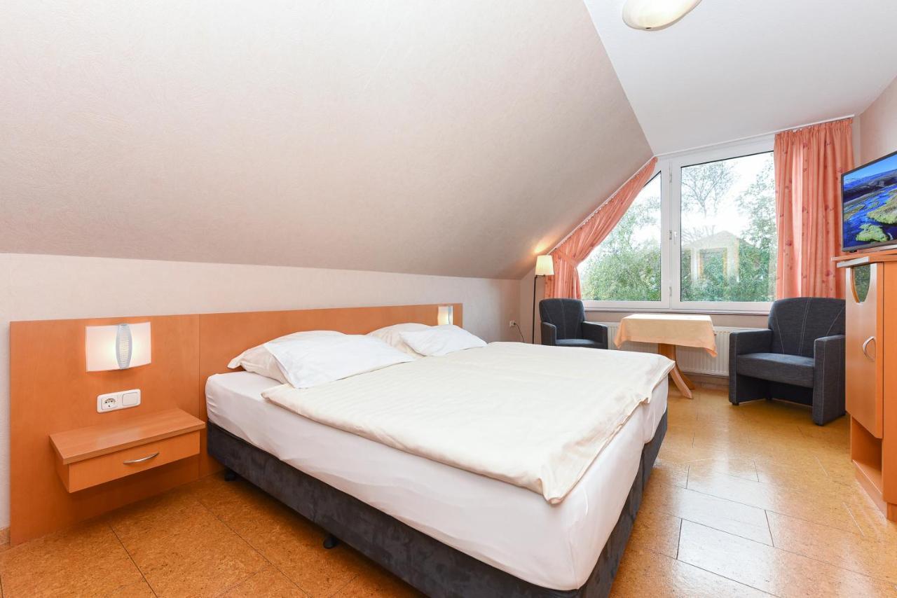 Hotel-Pension Altes Siel Bensersiel Bagian luar foto